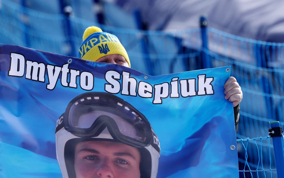 Otec lyžiara Dmytra Shepiuka počas ZOH 2026 v Taliansku. 