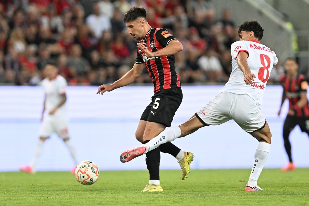 Na snímke vľavo hráč Trnavy Roman Begala a hráč CSKA Moatas Zemzemi počas prvého zápasu 2. predkola Konferenčnej ligy FC Spartak Trnava - CSKA 1948 Sofia.