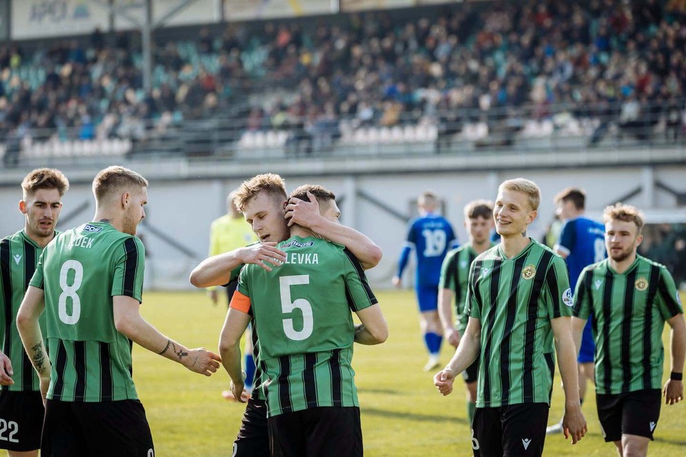 Kapitána FC Baník Prievidza Borisa Polevku (5) kúpil po sezóne druholigový Inter Bratislava.