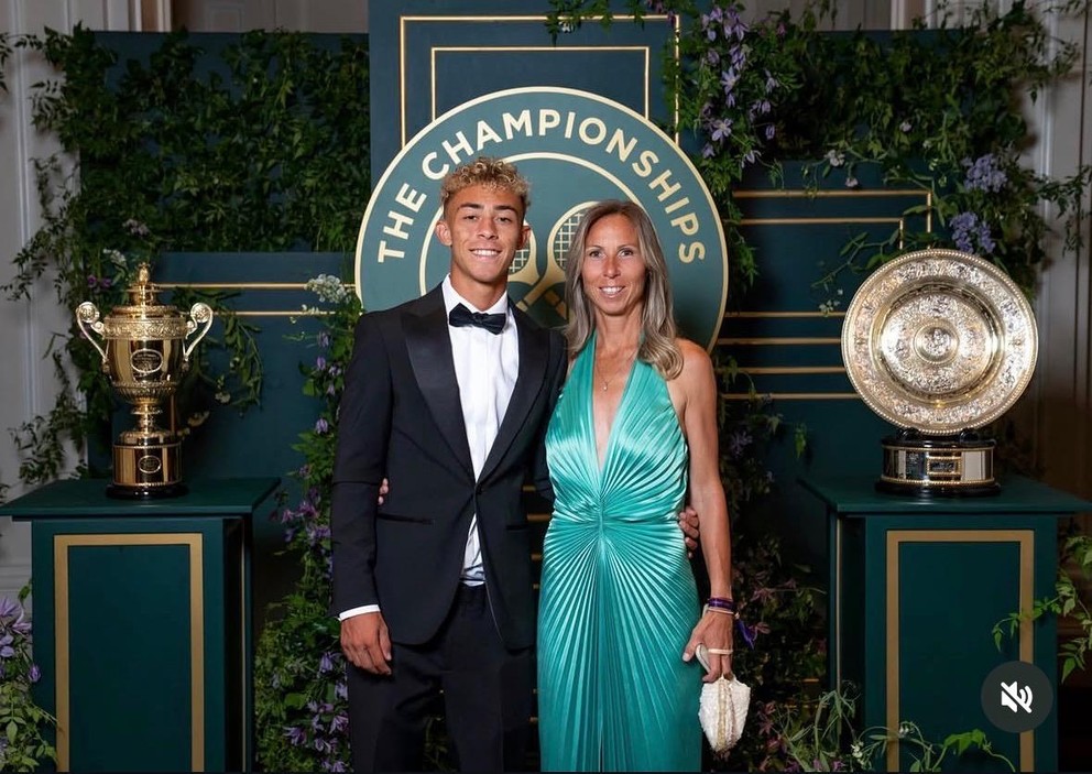 Jordan Lee s Mamou Tinou na večeri šampiónov vo Wimbledone. 