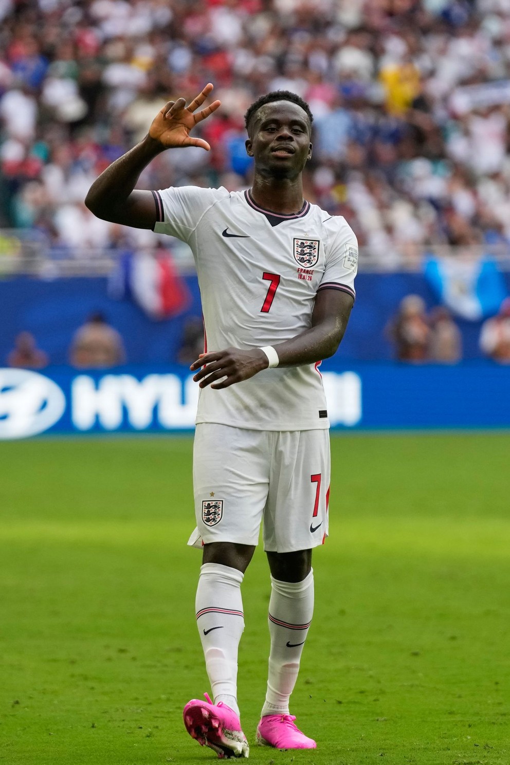 Bukayo Saka (7) 