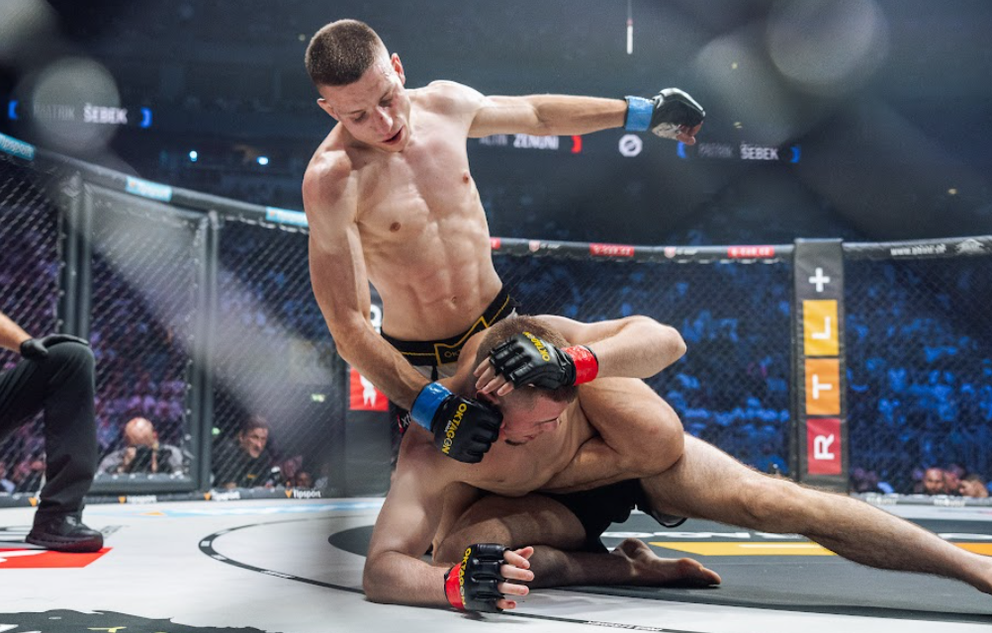 Patrik Šebek bol v 3. kole blízko ukončenia súpera.