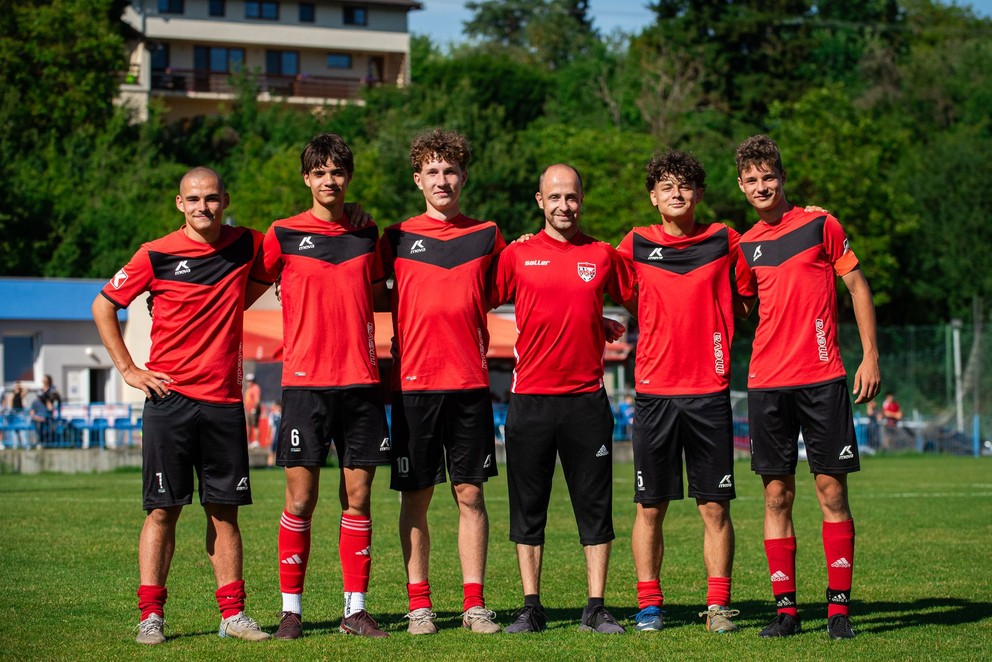 Jozef Danko s päticou reprezentantov MŠK Rimavská Sobota.
