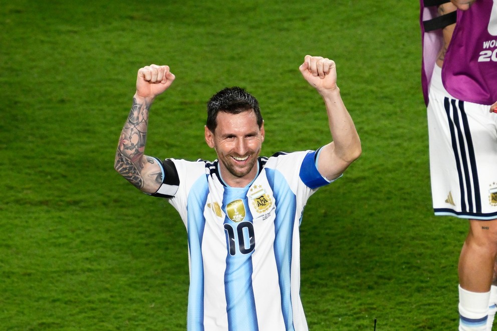 Lionel Messi oslavuje postup do semifinále MS vo futbale 2026.
