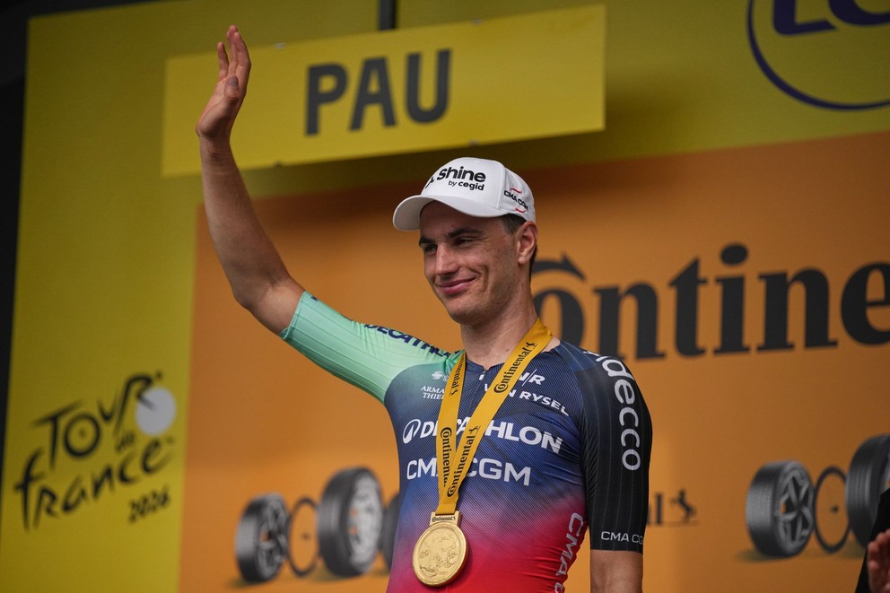 Holandský cyklista Olav Kooij sa teší z víťazstva v 5. etape Tour de France 2026.
