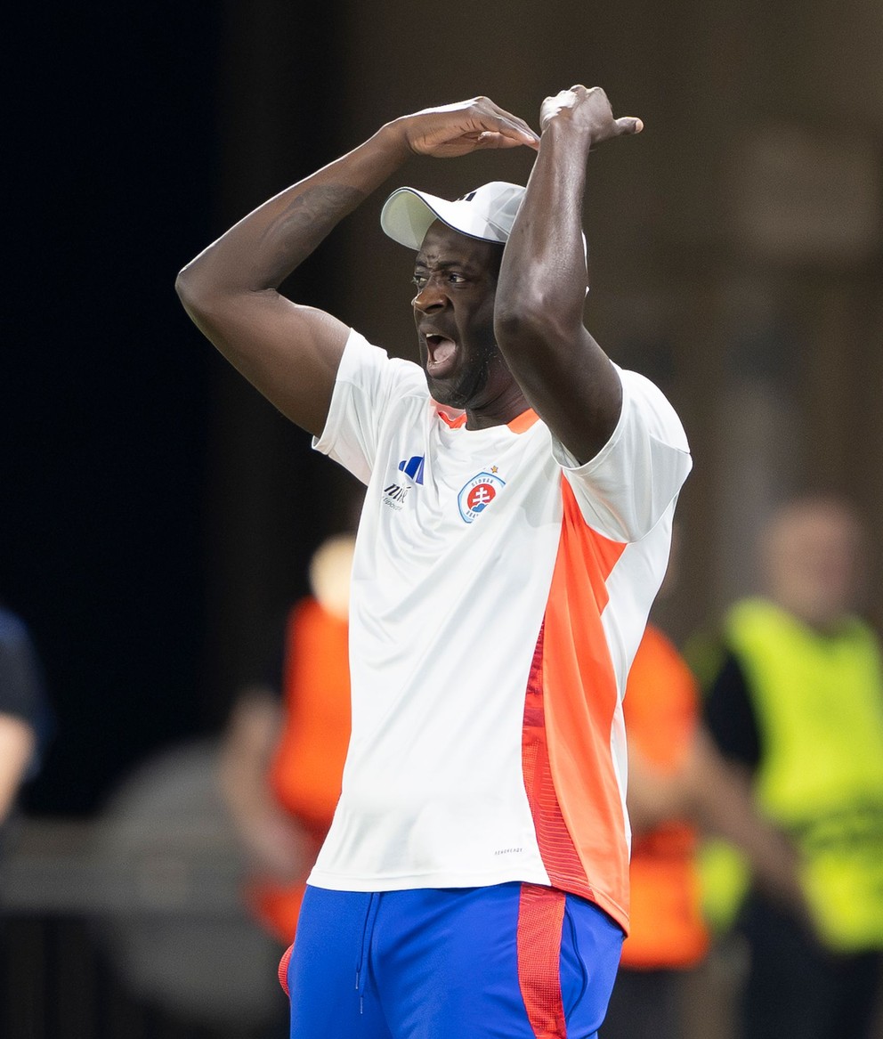 Na snímke tréner Slovana Yaya Touré počas prvého zápasu play off Ligy majstrov vo futbale ŠK Slovan Bratislava - NK Celje.
