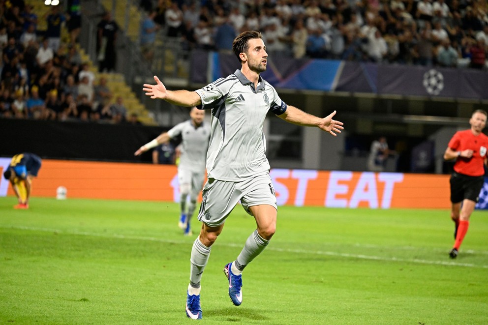 Na snímke Andraž Šporar (Slovan) sa raduje po strelení gólu.
