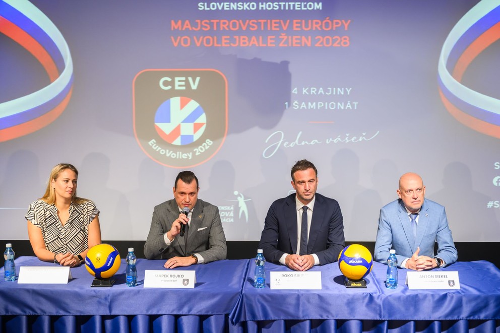 Jaroslava Adamcová, Marek Rojko, Roko Sikirič a Anton Siekel hovoria o MS vo volejbale žien 2028.