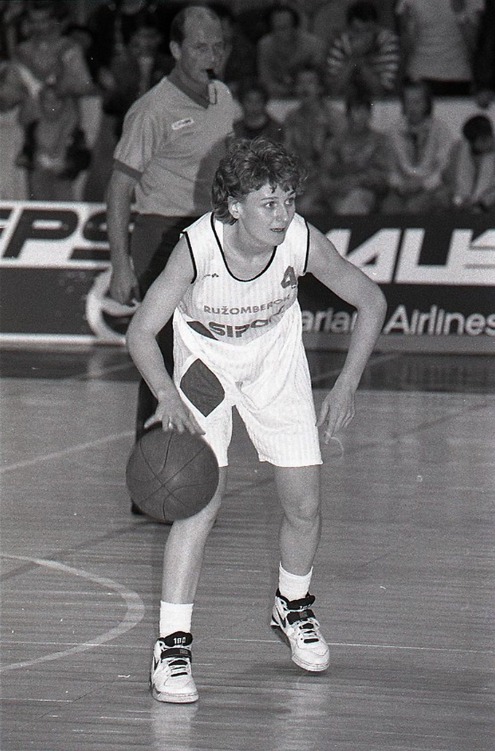Iveta Bieliková v drese Ružomberka v roku 1994.
