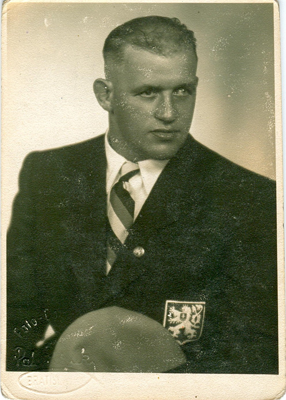 Jozef Herda v repezentačnom obleku pred OH 1936.