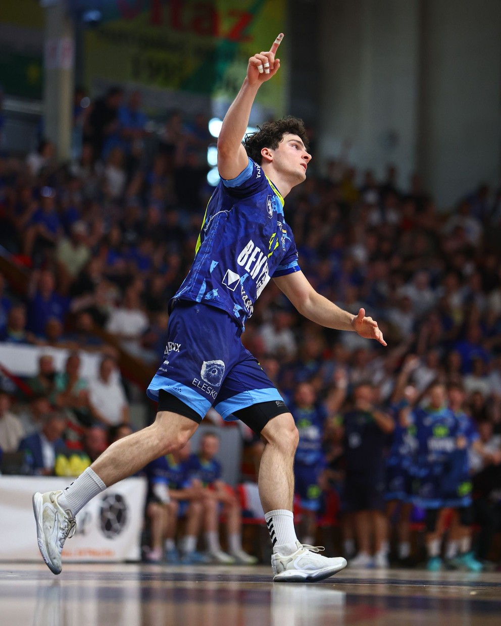 Tomáš Smetánka počas zápasu finále play off Niké Handball extraligy v hádzanej mužov HK Bojnice - Tatran Prešov v Prievidzi.