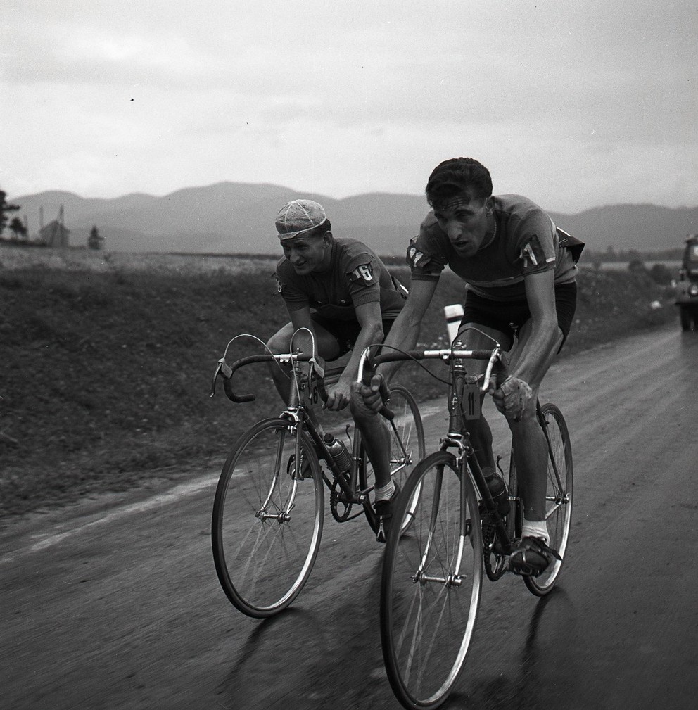 Walter Renner (vpravo) a Eduard Zelný počas 4. etapy pretekov Okolo Slovenska 1958.