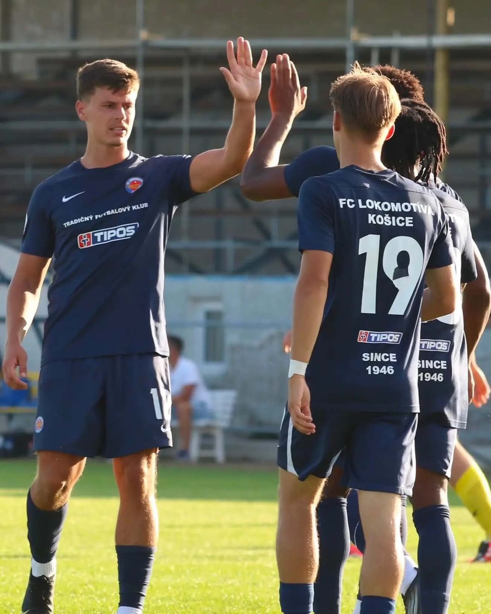 Vľavo futbalista Jakub Škovran.