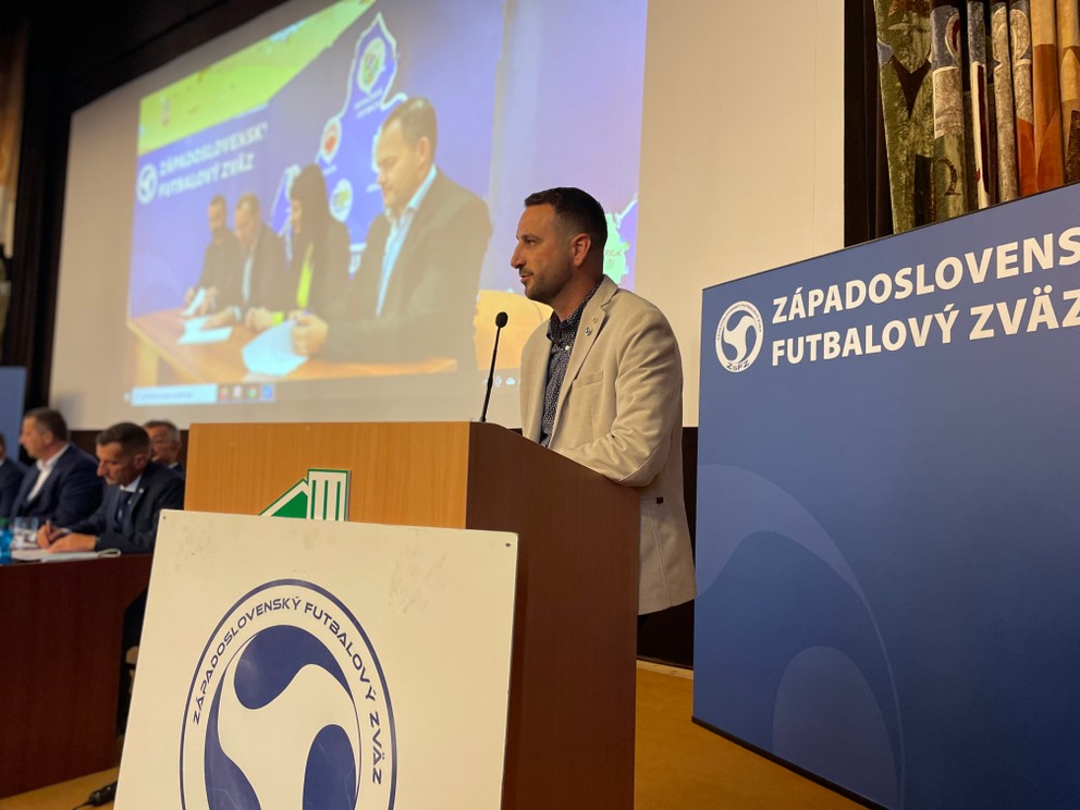 predseda AR ZsFZ Peter Szőllősy pred hlasovaním vystúpil s krátkym prejavom