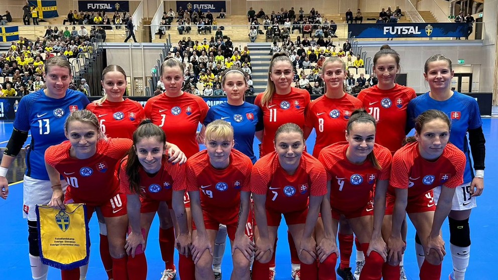 Ženská futsalová reprezentácia SR pred zápasom Švédsko - Slovensko 8:5 (Göteborg, 13.11.2023).