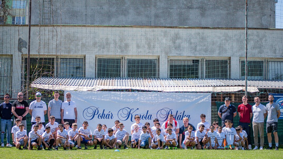 Spoločná fotka detí z Centier pre deti a rodiny po futbalovom festivale v Košiciach