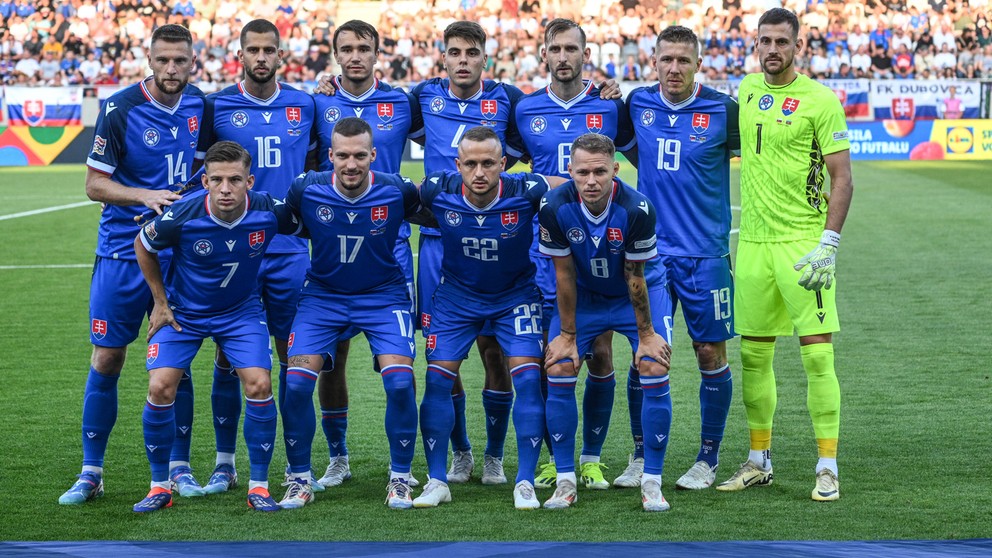 Slovenskí futbalisti pred duelom s Azerbajdžanom.