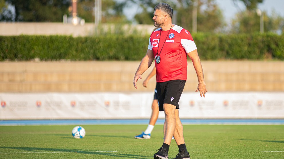 Tréner reprezentácie do 19 rokov Martin Fabuš na tréningu v Šamoríne pred dvojzápasom s Gruzínskom (4.9.2024)