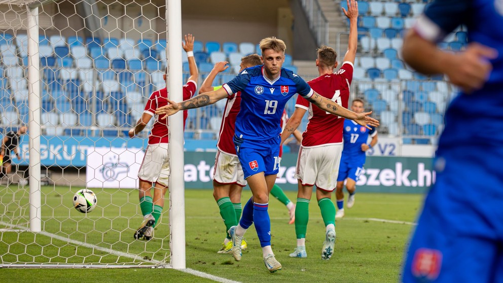 Timotej Jambor po strelení gólu v priateľskom zápase reprezentácií U21 Maďarsko – Slovensko v Budapešti (05. 09. 2024)