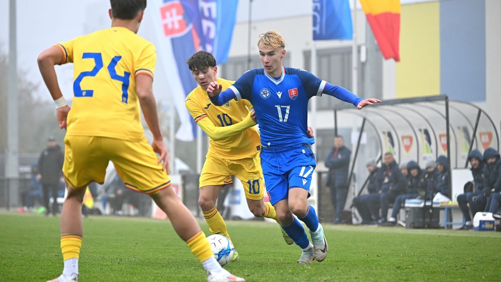 Ryan Rusu (v žltom) a Marko Václavek v prípravnom zápase Slovensko 16 – Rumunsko 16 v Dunajskej Strede (17.11.2024)