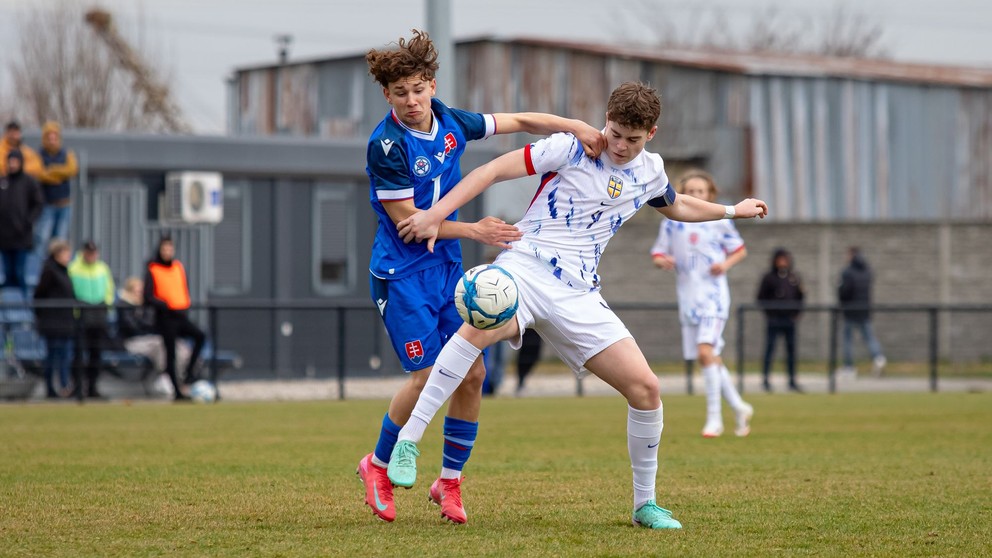 Lucas Szomolányi (7), Emil Hillestad (4) v prípravnom zápase Slovensko U16 – Nórsko U16 v Dunajskej Strede (13.3.2025)