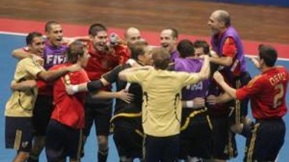 Španielski futsalisti vyzvú vo finále majstrovstiev sveta domácu Brazíliu.