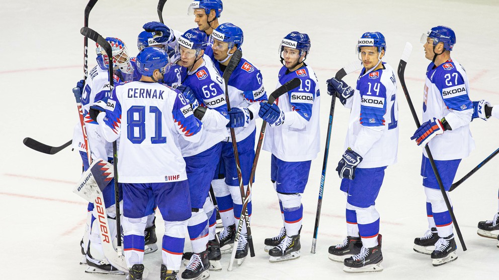 Momentka zo zápasu Slovensko - Francúzsko na MS v hokeji 2019, radosť domácich z víťazstva.