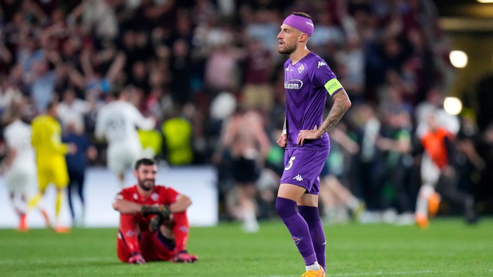 Cristiano Biraghi vo finále Európskej konferenčnej ligy medzi ACF Fiorentina a West Ham United.