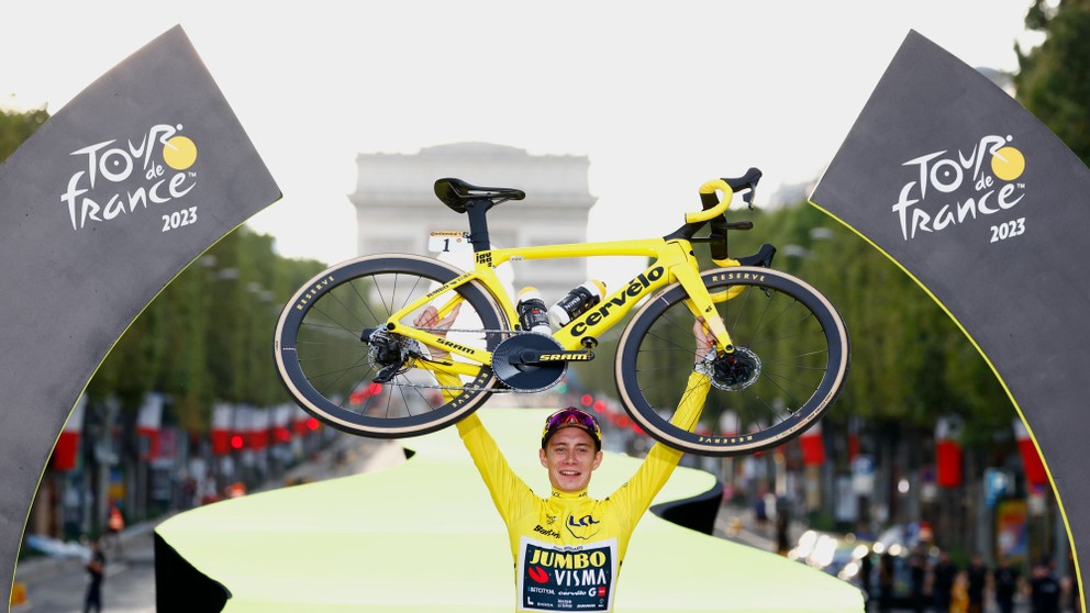 Víťaz Tour de France 2023 Jonas Vingegaard z tímu Jumbo-Visma.