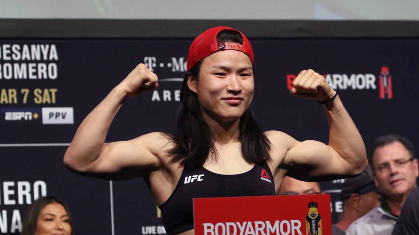 Šampiónka slamovej váhy UFC Weili Zhang.