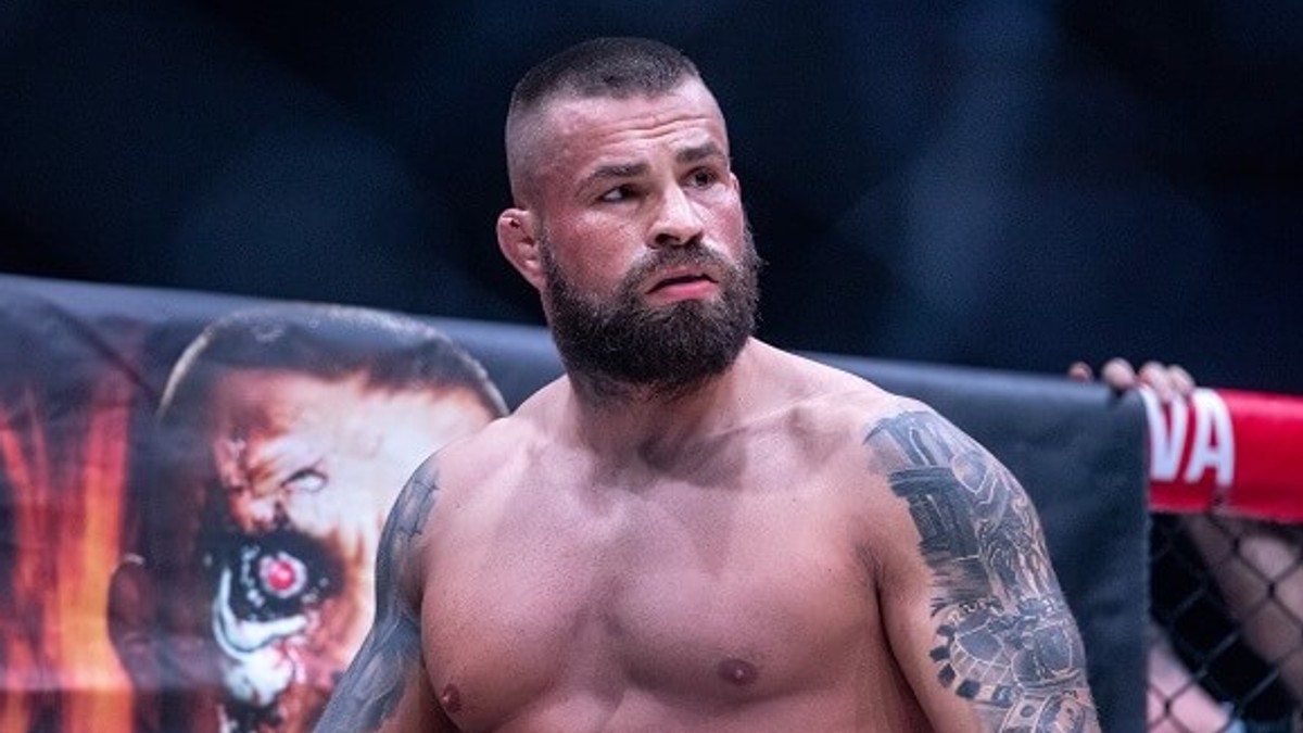 Karlos "Terminátor" Vémola.